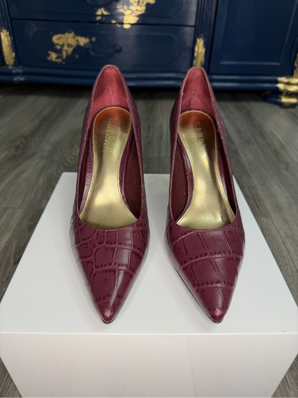 Lauren Ralph Lauren "Sarina" Croc-Embossed Leather Pumps Size 7.5